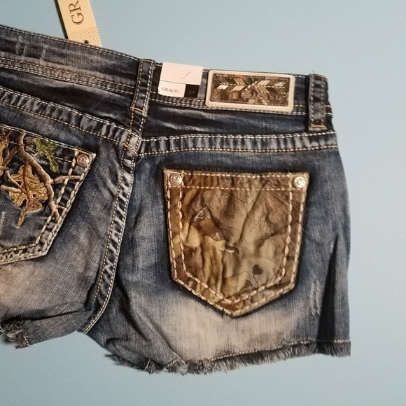 Realtree by Grace in La Embroidered Jean Shorts - Picture 6 of 8